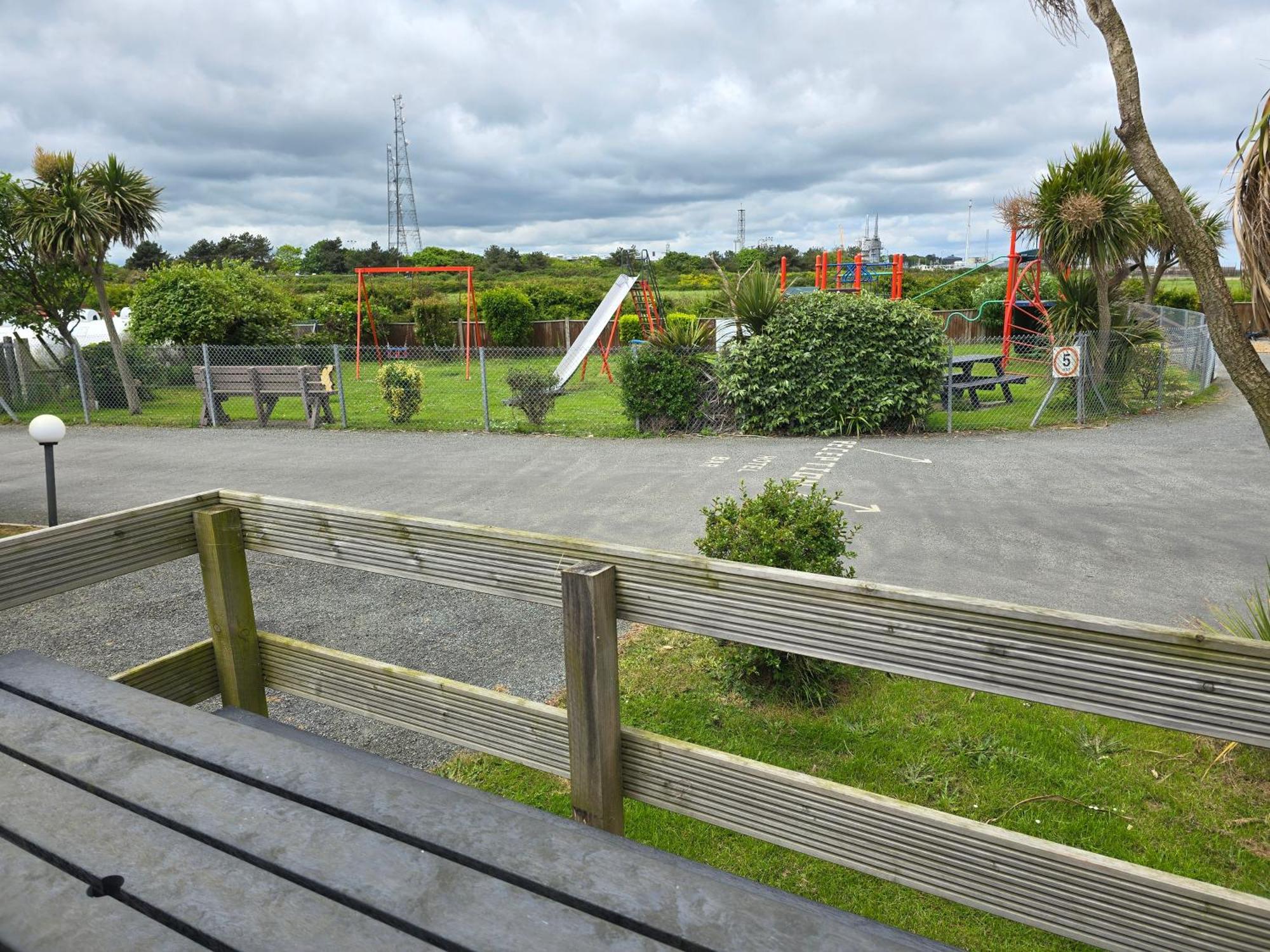 ホテル Castaways Holiday Park Bacton  エクステリア 写真